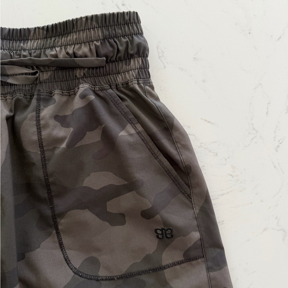 Albion Fit Camo Destination Joggers - Picture 10 of 12